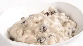 Verwandeln Sie Basmati-Reis in einen cremigen, geschmackvollen Milchreis mit aromatischen Gewürzen und einer süßen Note.